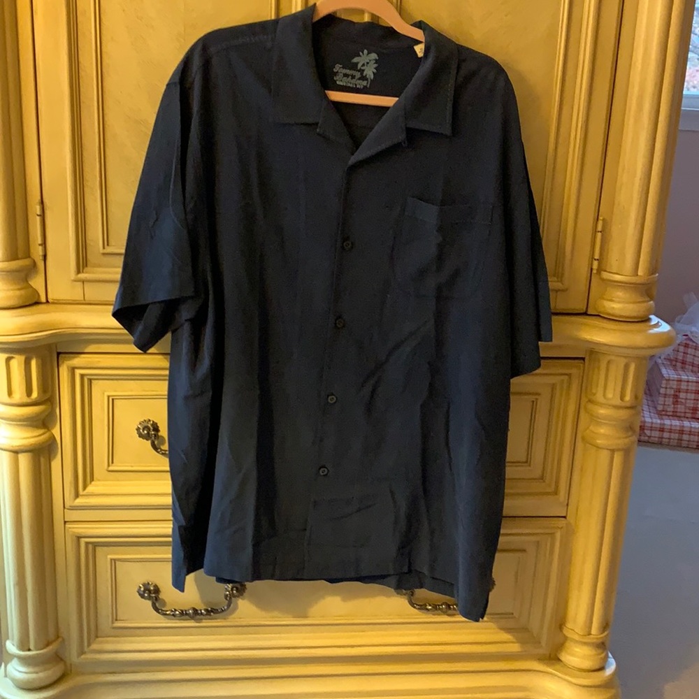 Tommy Bahama XL short sleeve 100 % silk shirt